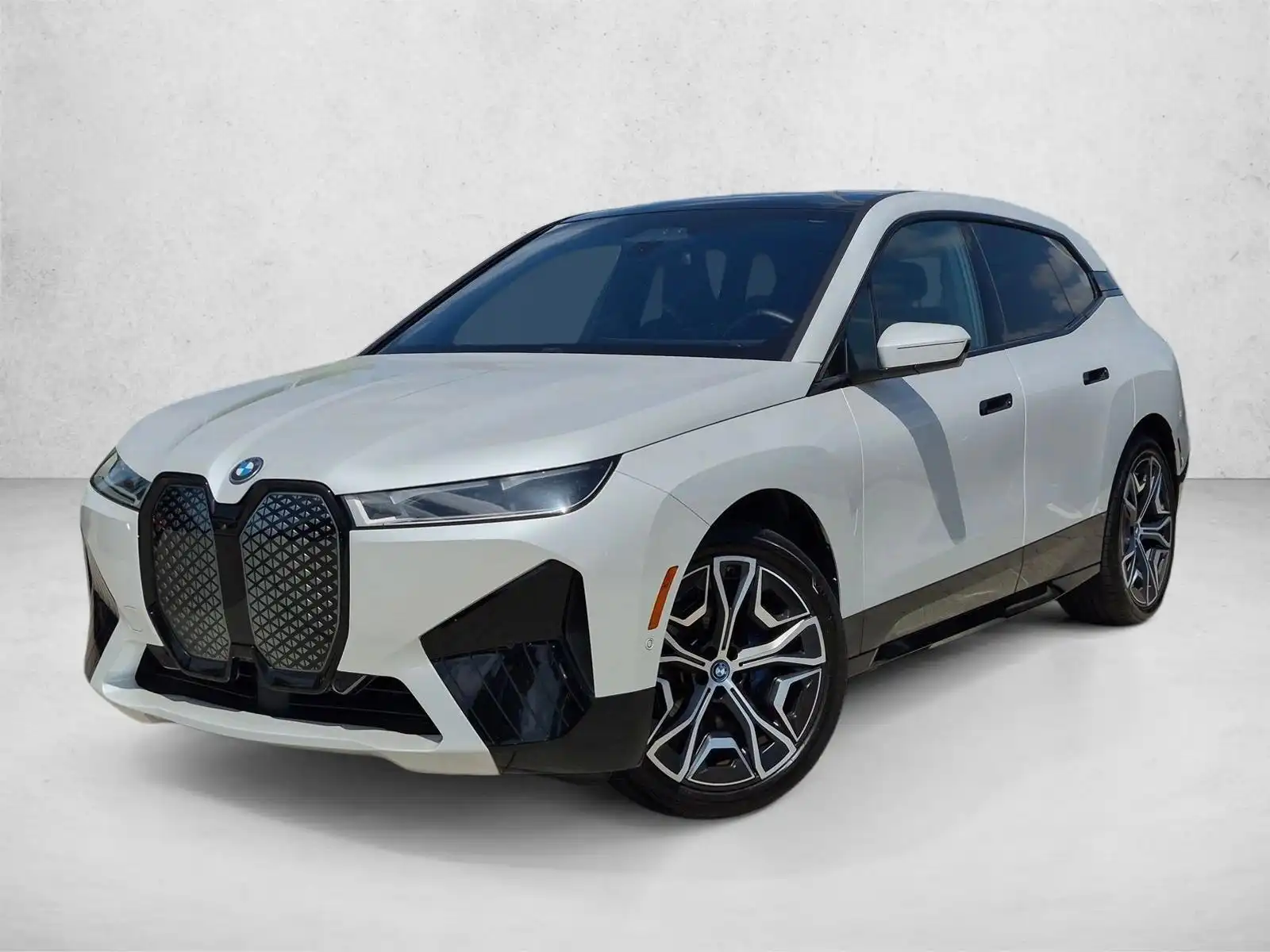 2024 BMW iX xDrive50's photo