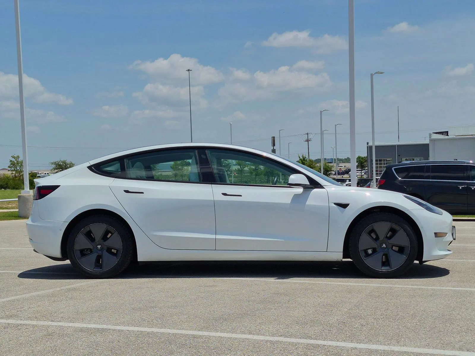2021 Tesla Model 3 Standard Range Plus photo 4