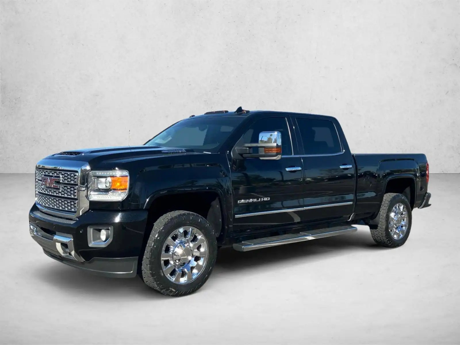 2018 GMC Sierra 4WD Crew Cab Standard Box Denali's photo