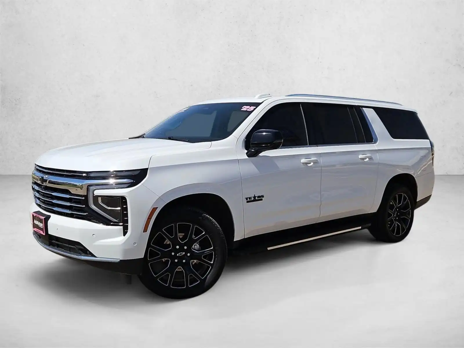 2025 Chevrolet Suburban LT 4WD's photo