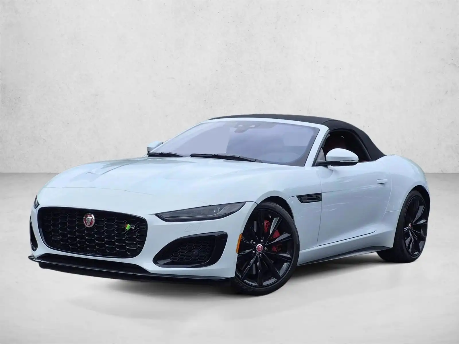 2021 Jaguar F-TYPE R Convertible's photo