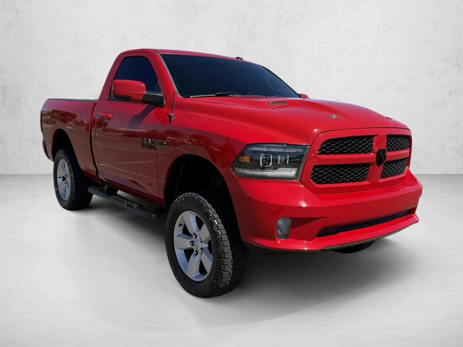2014 RAM 1500 Express Regular Cab photo 3