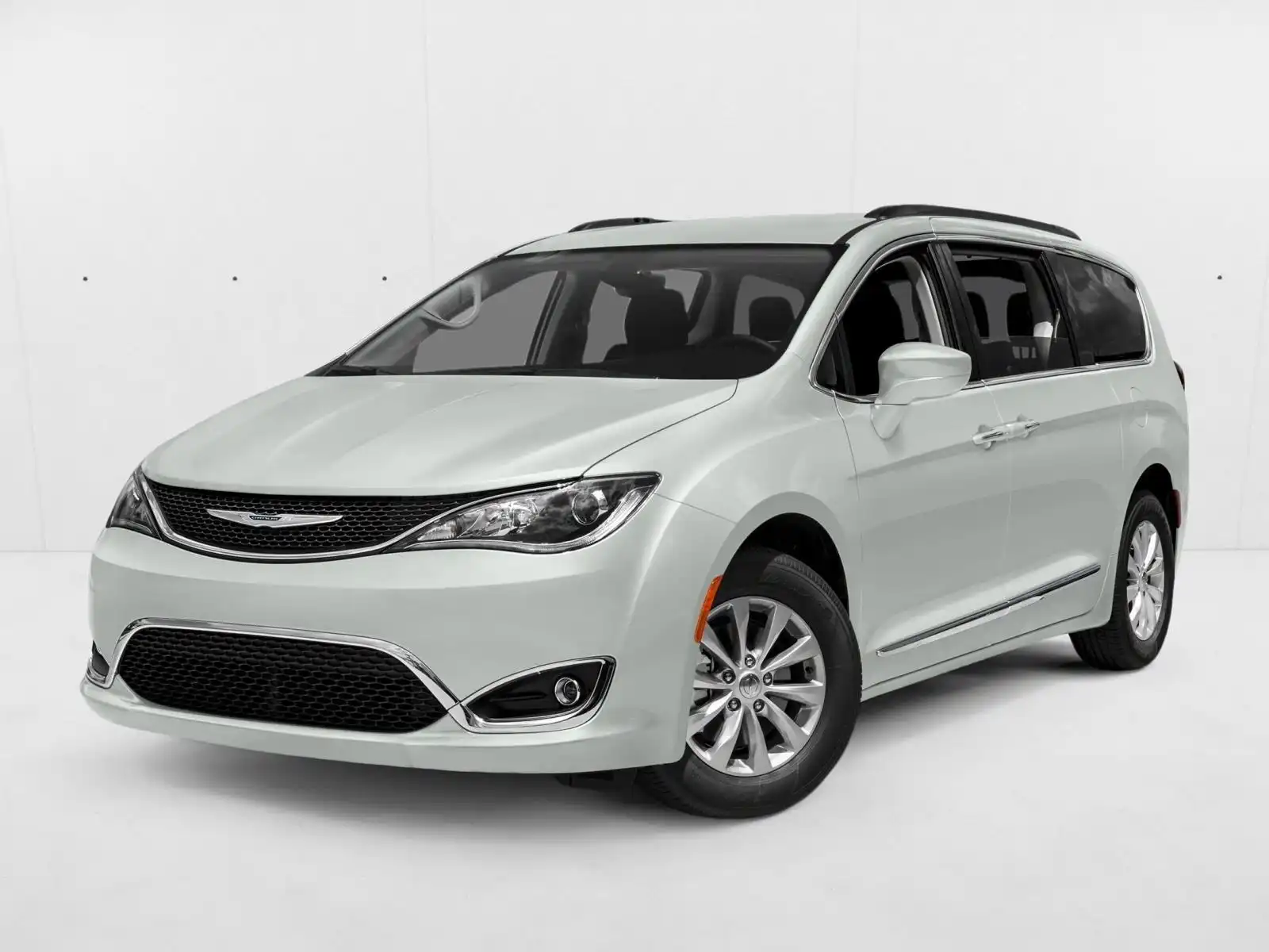 2017 Chrysler Pacifica Touring-L's photo