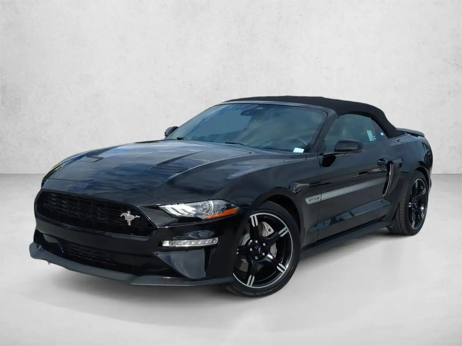 2021 Ford Mustang GT Convertible Premium's photo