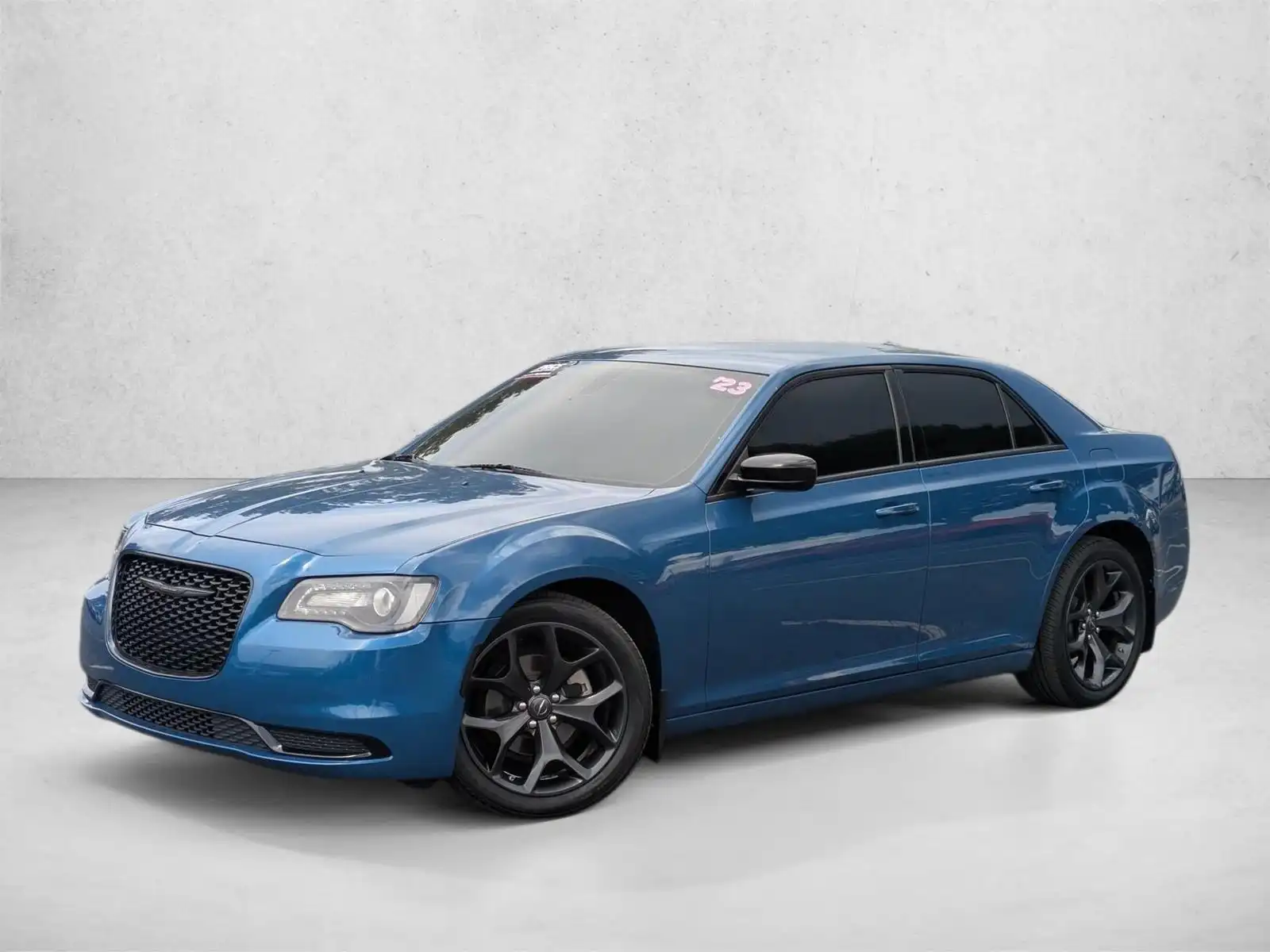 2023 Chrysler 300 Touring's photo