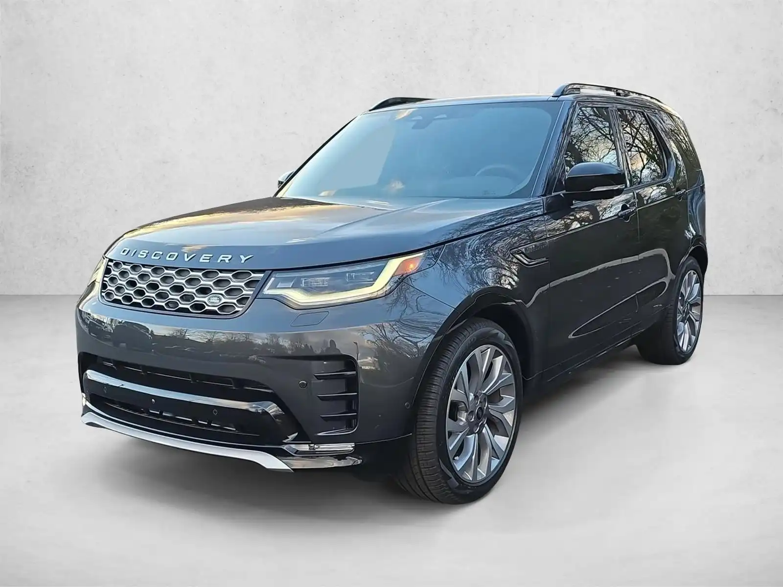 2026 Land Rover Discovery P360 Gemini Edition's photo