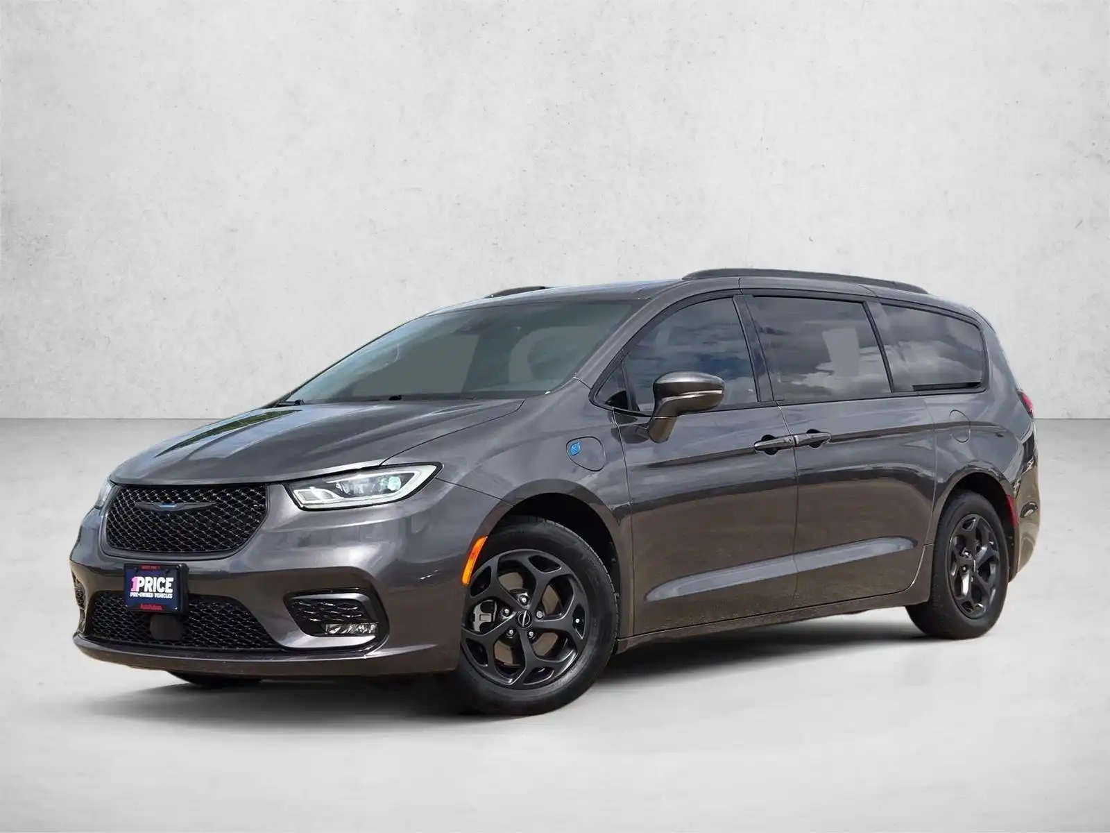 2021 Chrysler Pacifica Hybrid Limited Hybrid's photo