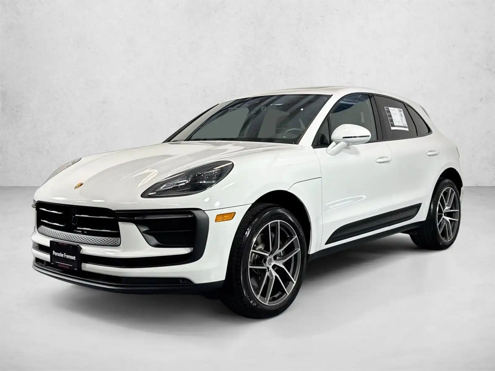 2026 Porsche Macan Base's photo
