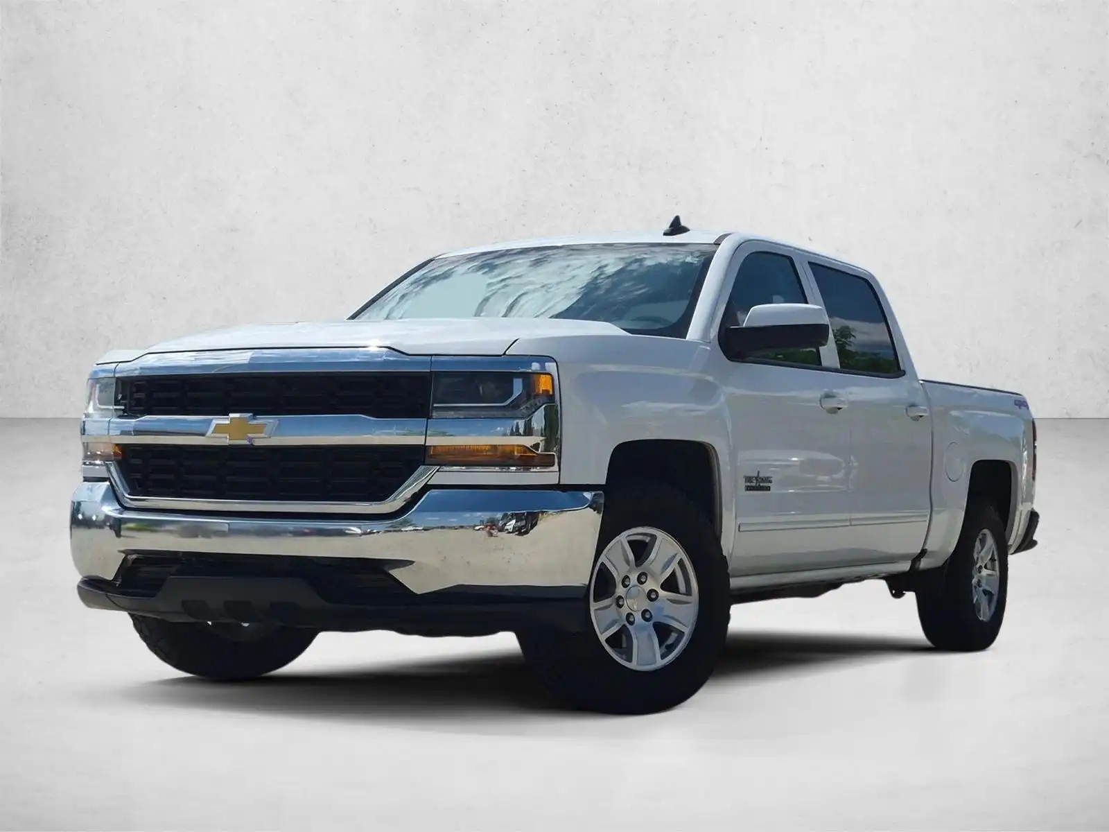 2018 Chevrolet Silverado 1500 LT 4X4 Crew Cab Short Box's photo
