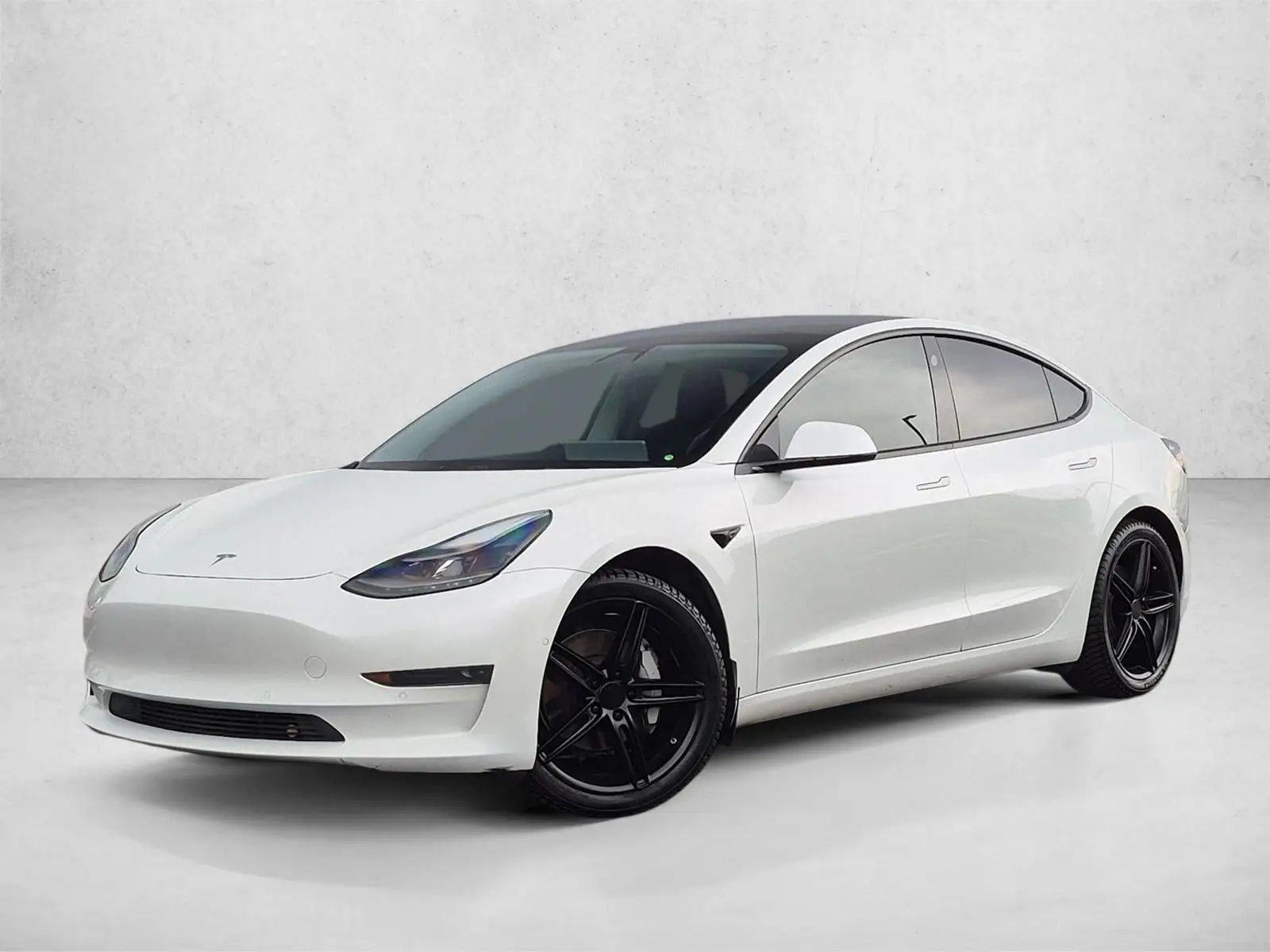 2021 Tesla Model 3 Standard Range Plus photo 1