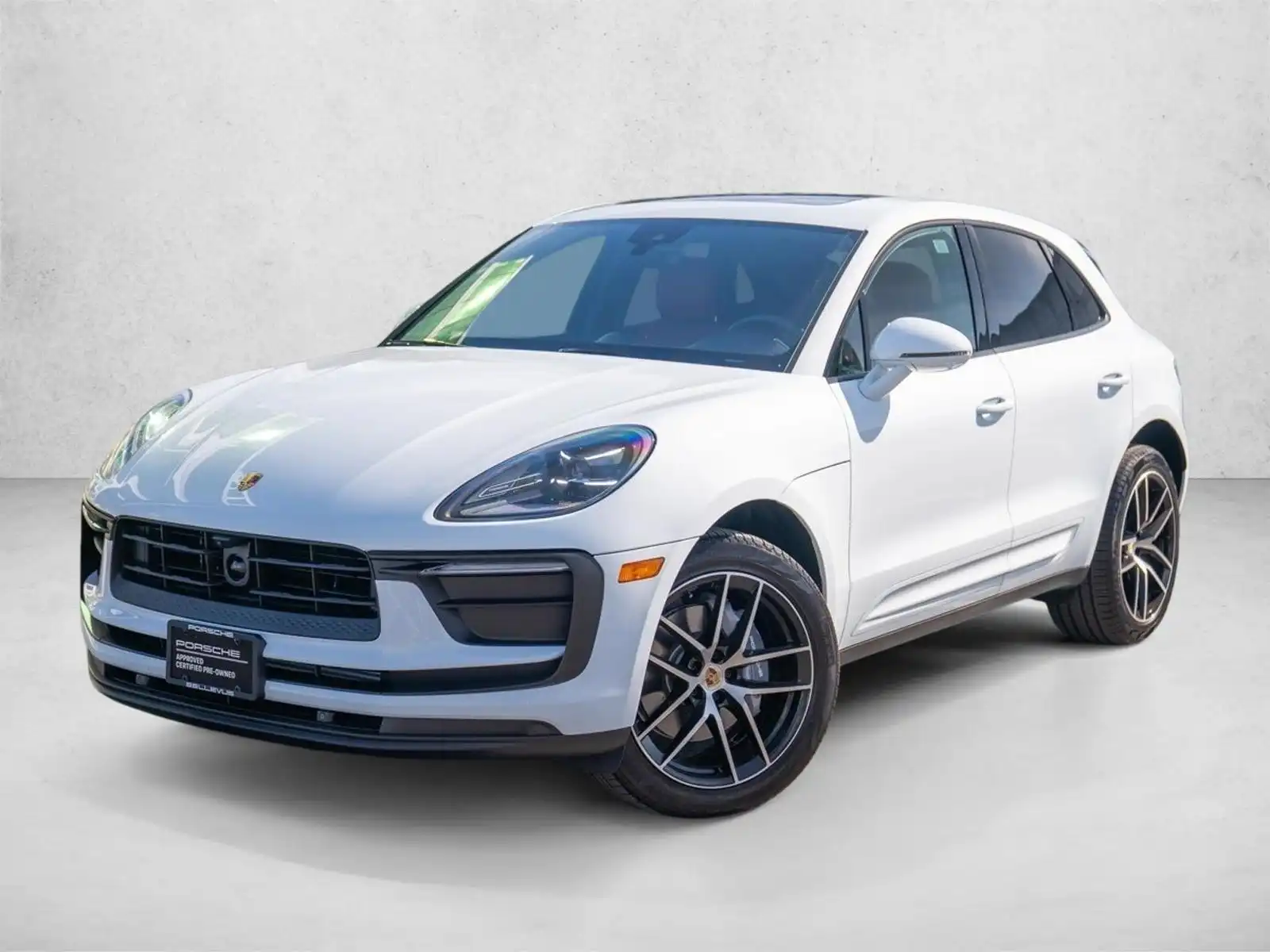 2026 Porsche Macan T's photo