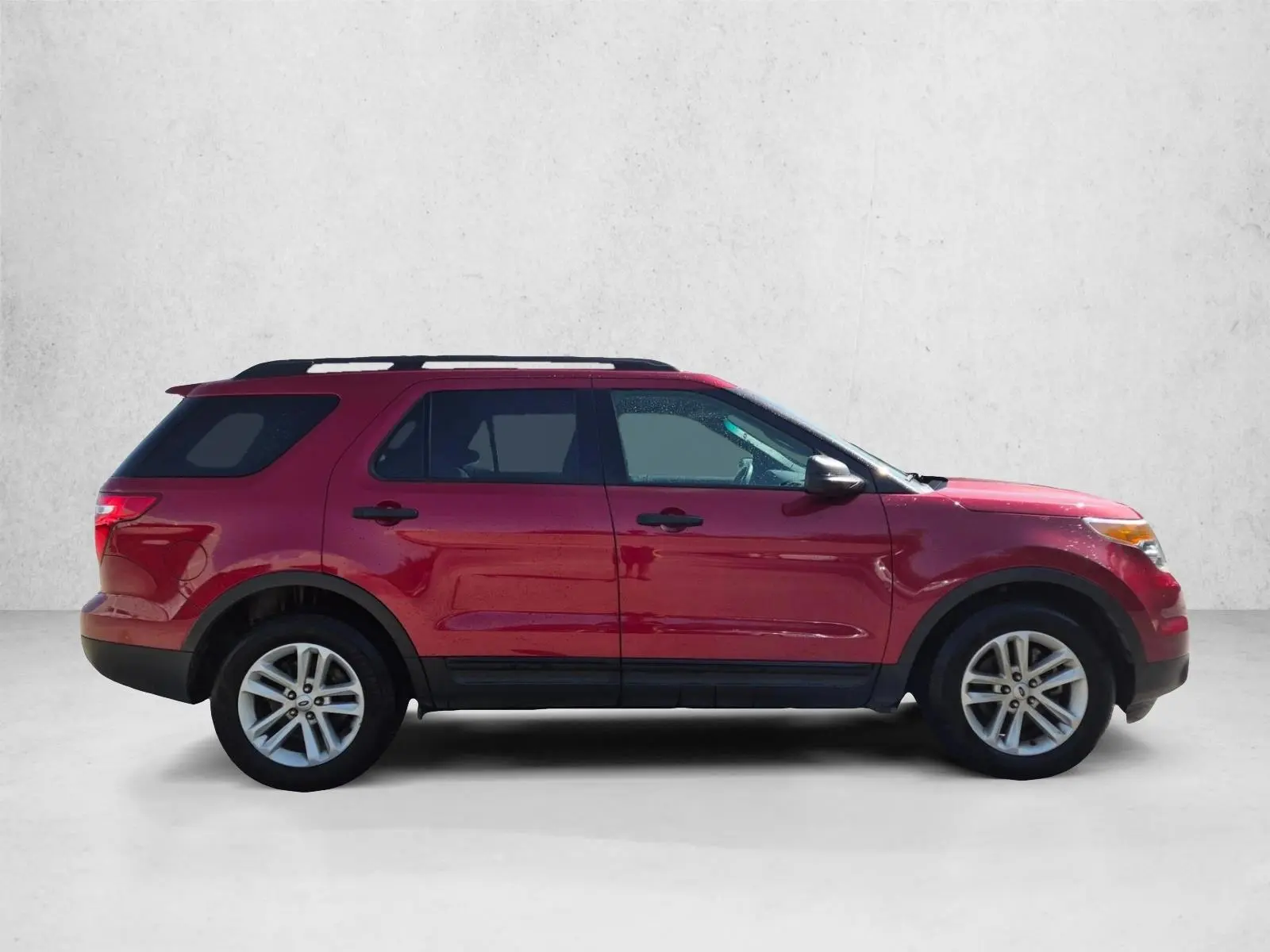 2015 Ford Explorer Base photo 4