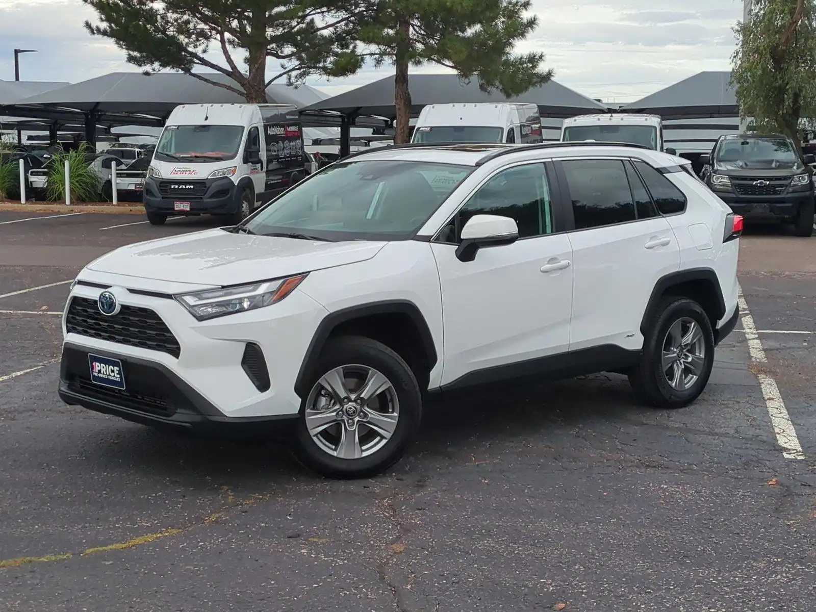 2024 Toyota RAV4 Hybrid XLE AWD's photo