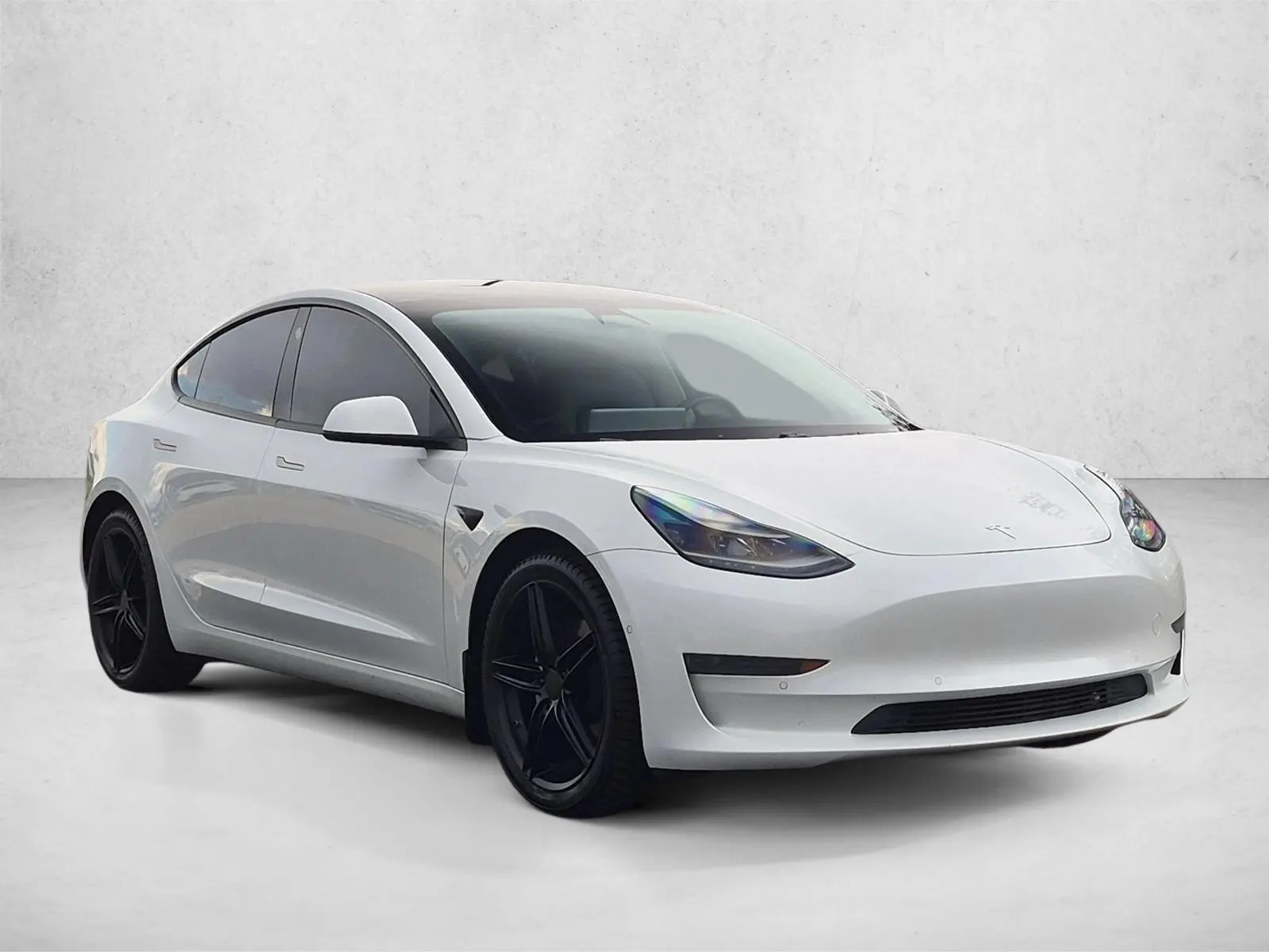 2021 Tesla Model 3 Standard Range Plus photo 3