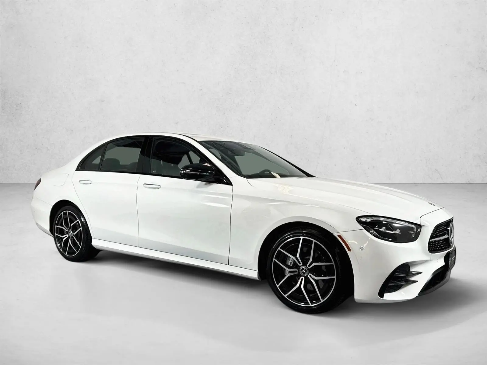 2022 Mercedes-Benz E-Class E350 photo 3