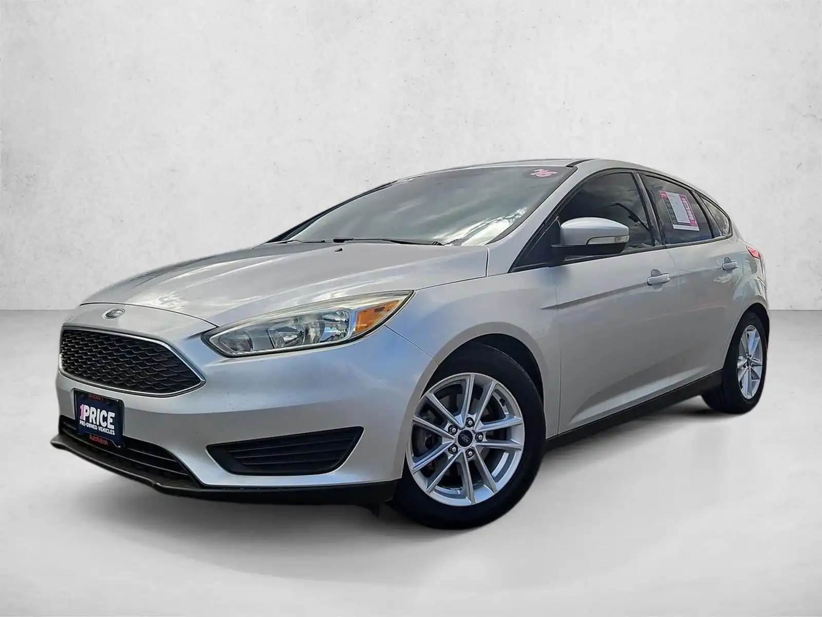 2016 Ford Focus 5 Door Hatch SE's photo