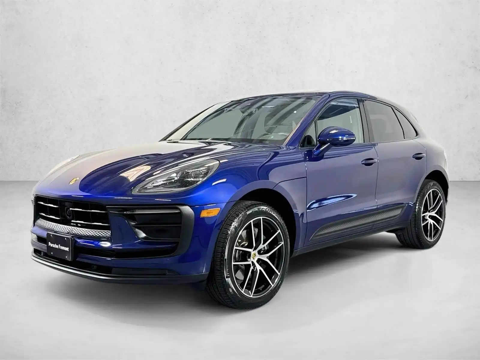 2026 Porsche Macan Base's photo