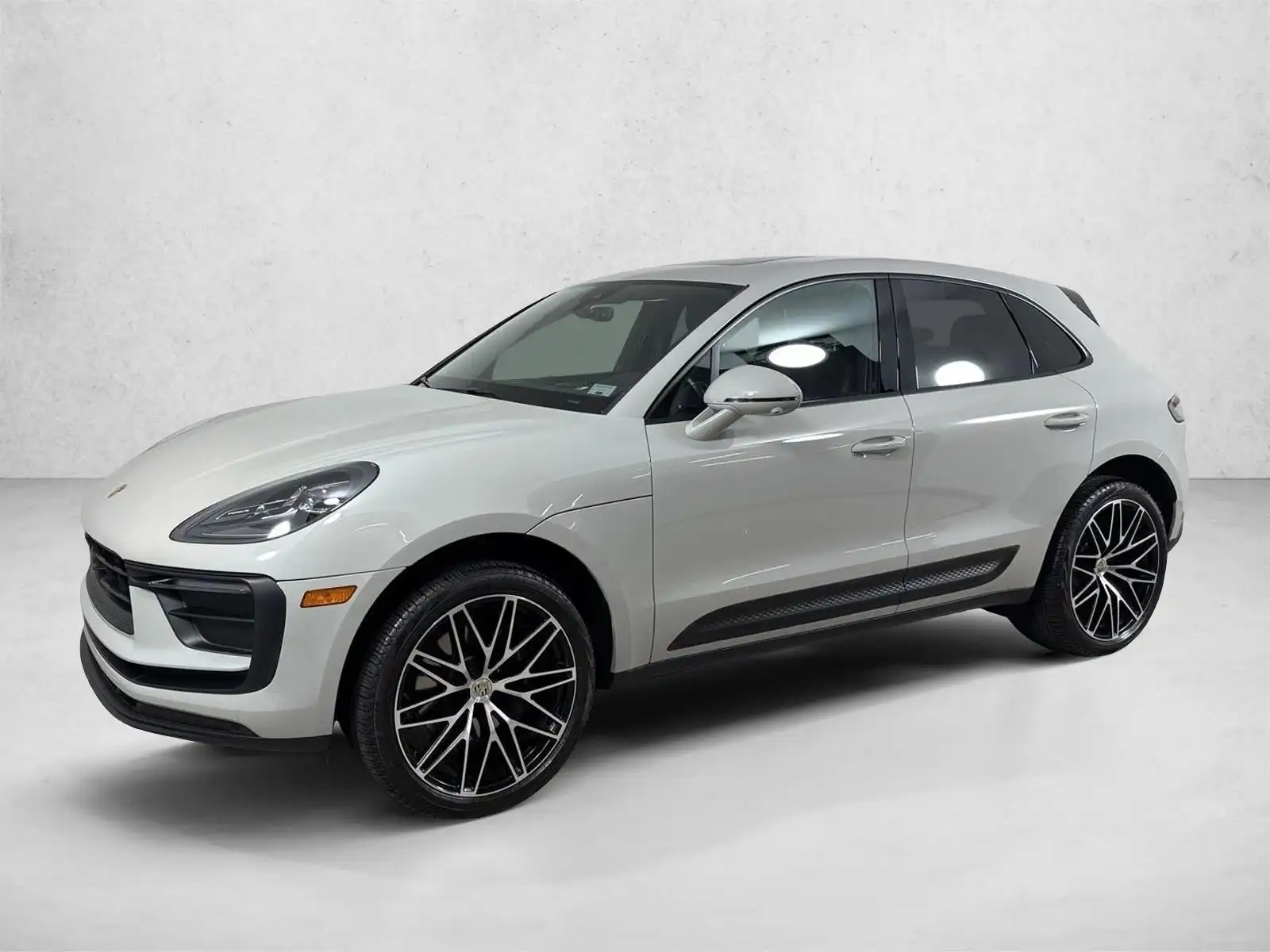 2023 Porsche Macan T's photo