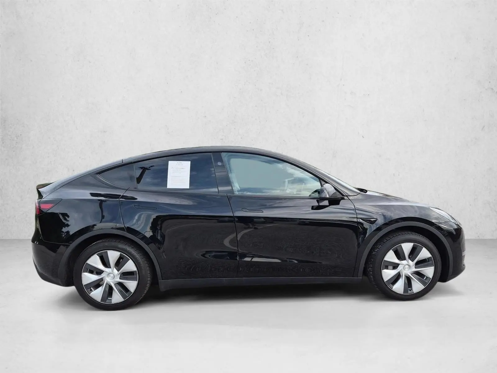 2024 Tesla Model Y Long Range Dual Motor AWD photo 4