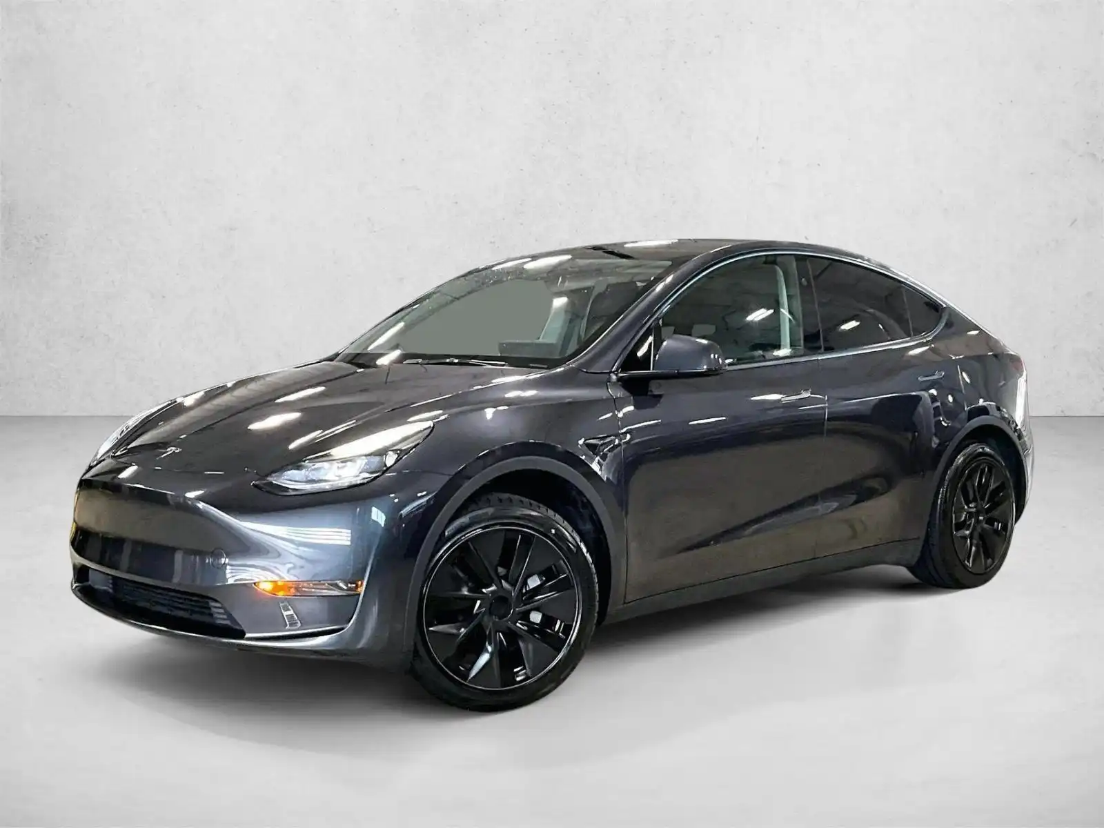 2025 Tesla Model Y Long Range Rear Wheel Drive's photo