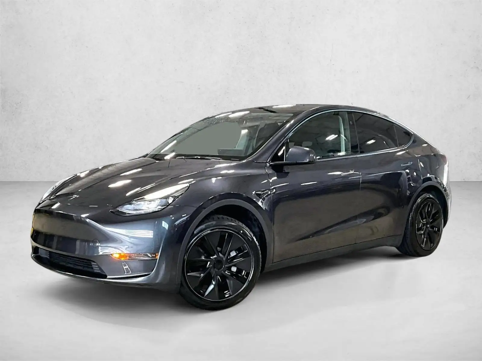 2025 Tesla Model Y Long Range Rear Wheel Drive's photo