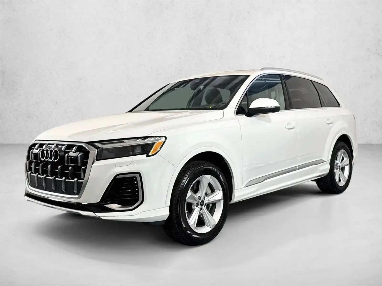 2025 Audi Q7 45 Premium quattro Tiptronic's photo