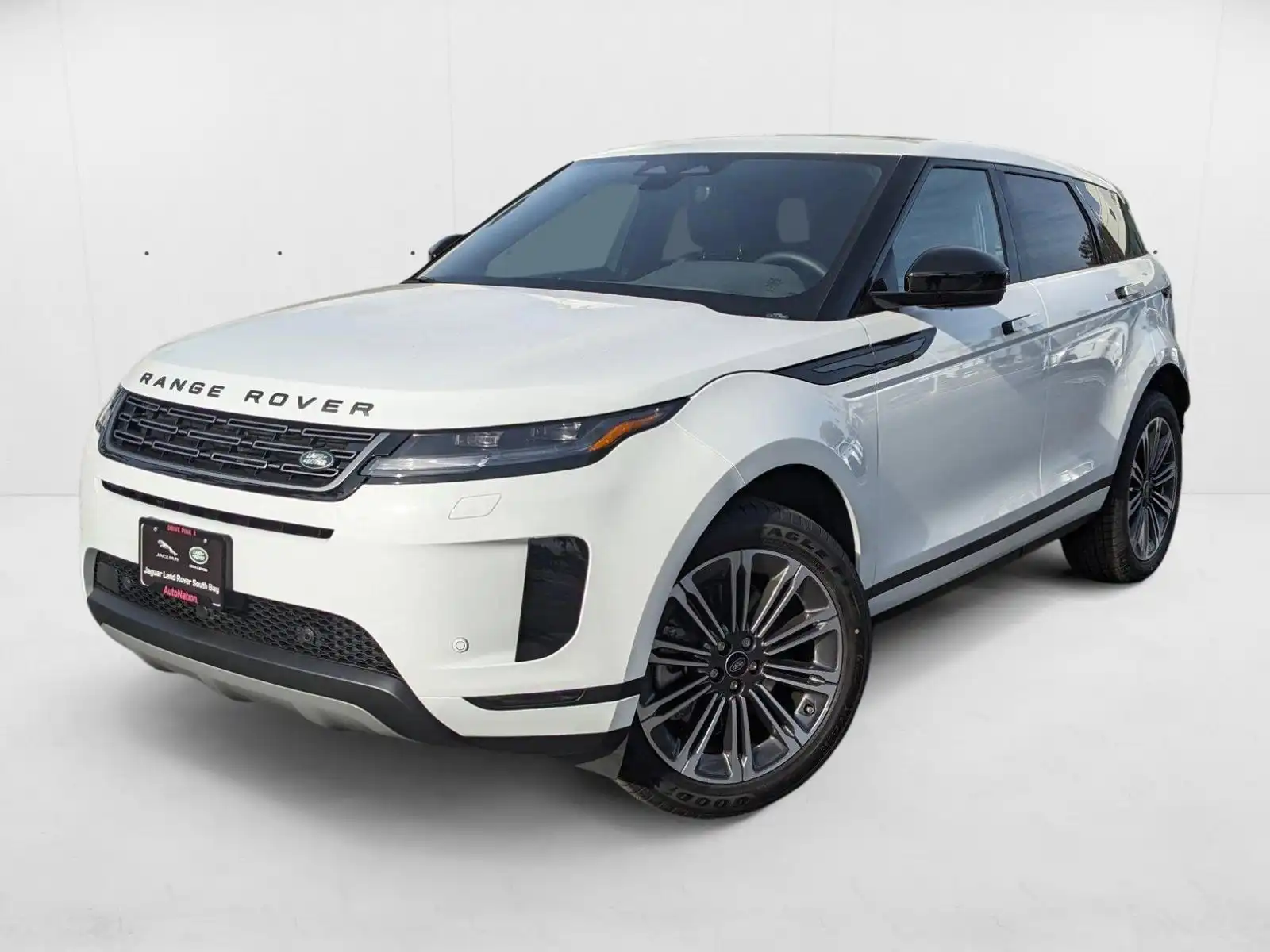2025 Land Rover Range Rover Evoque S's photo