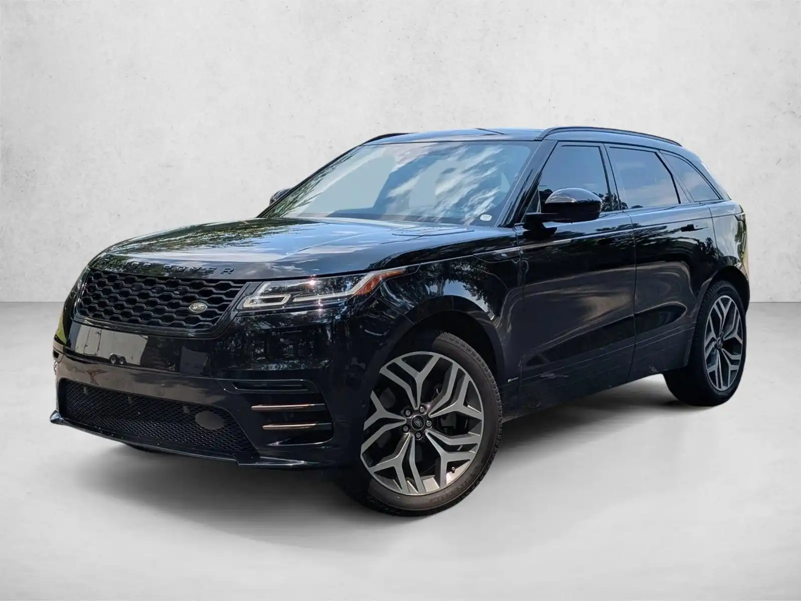 2018 Land Rover Range Rover Velar R-Dynamic HSE V6's photo