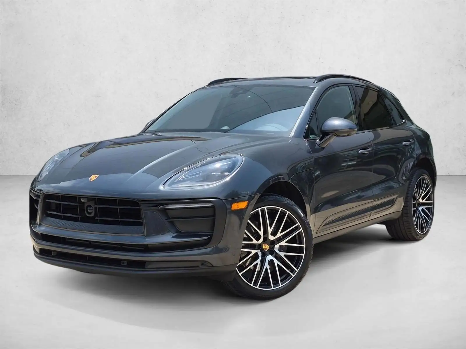 2026 Porsche Macan Base's photo