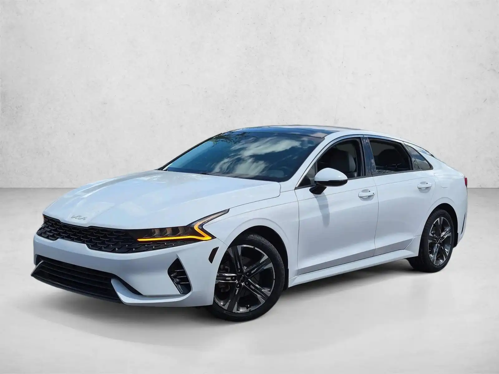 2022 Kia Optima EX FWD's photo