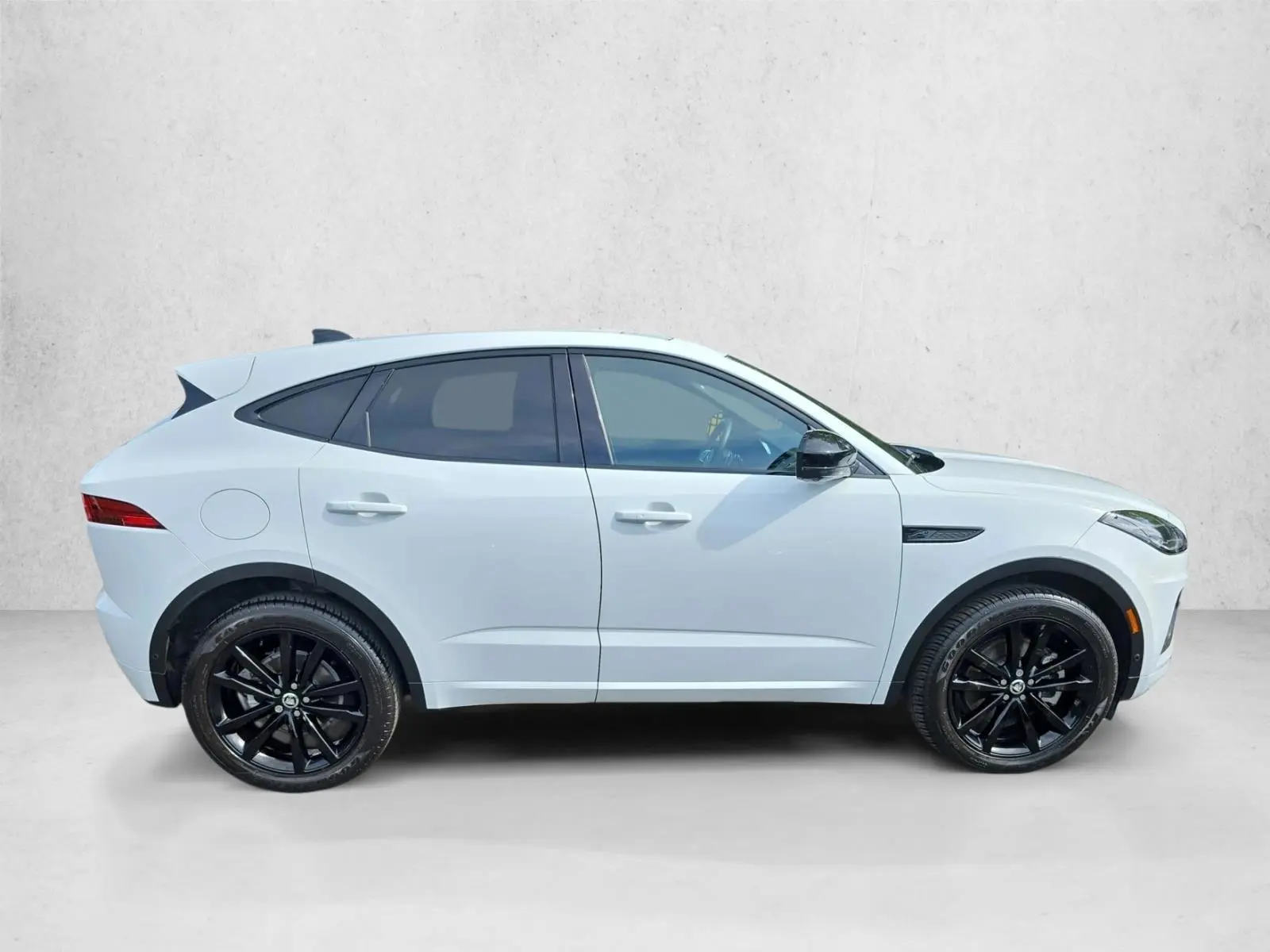 2024 Jaguar E-PACE P250 R-Dynamic SE photo 4