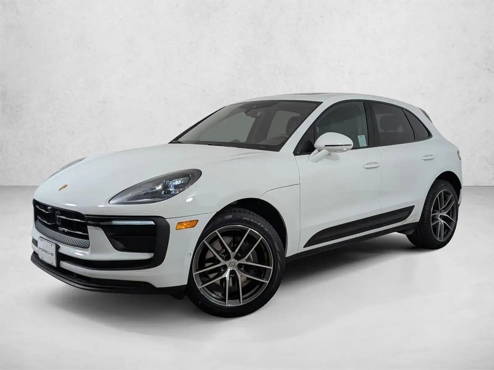 2023 Porsche Macan T's photo