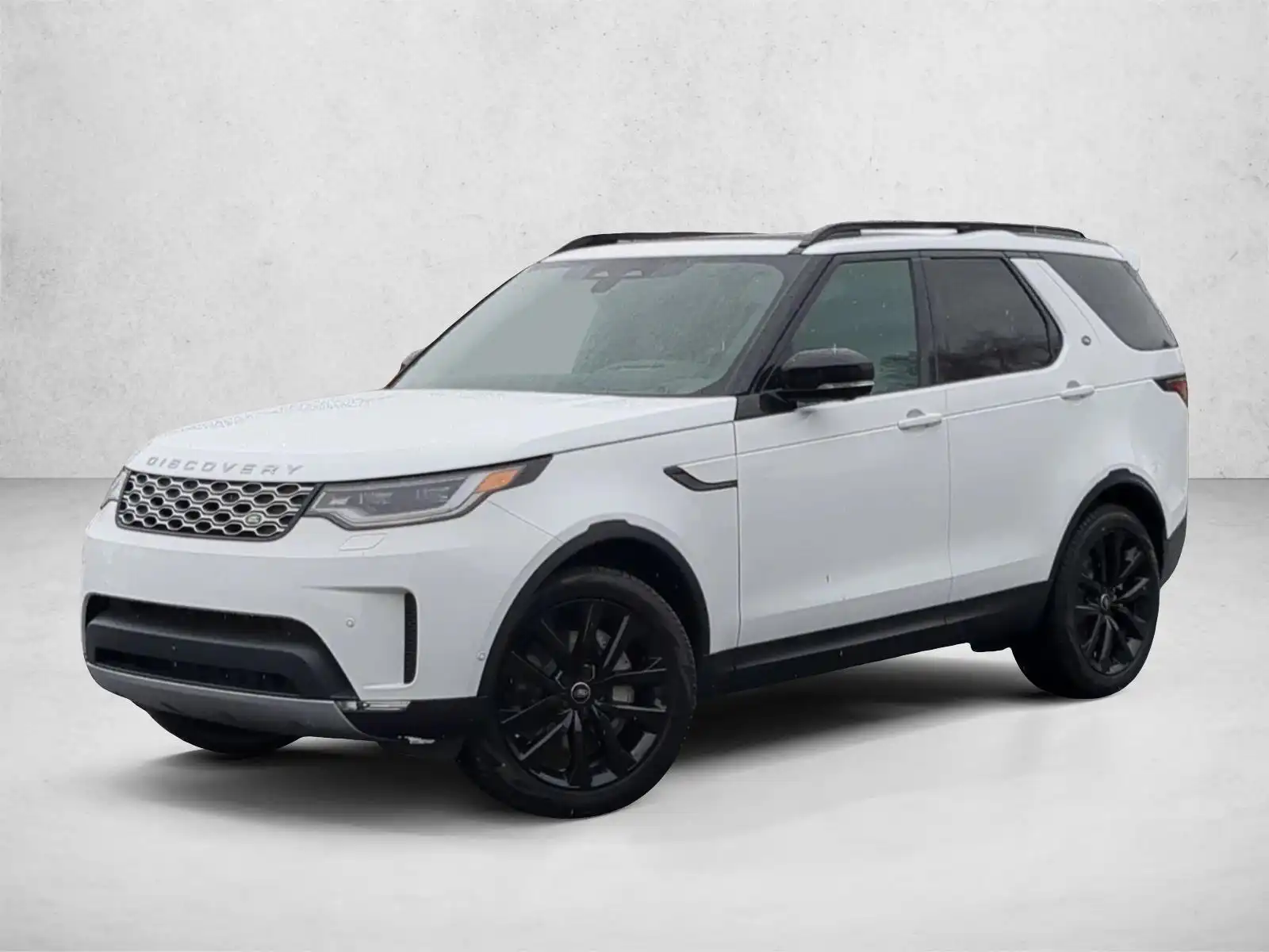 2026 Land Rover Discovery P300 S's photo