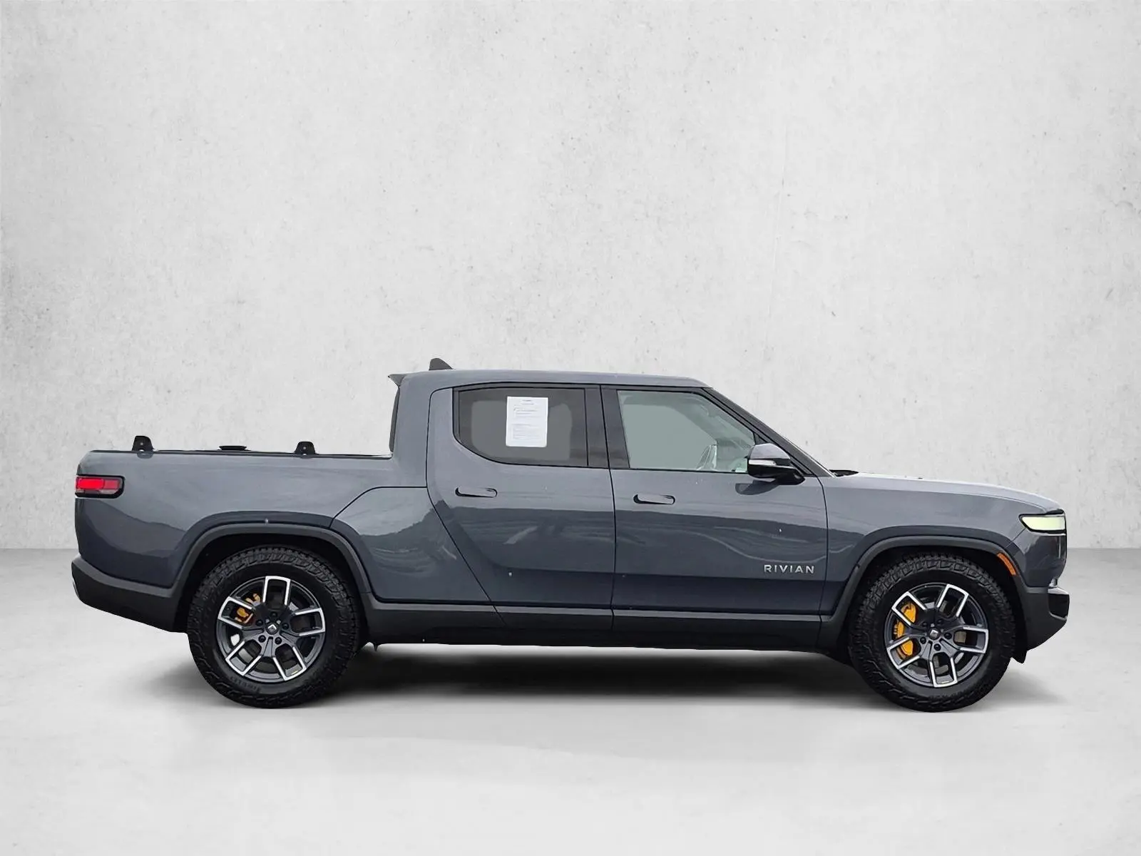 2022 Rivian R1T Launch Edition photo 4