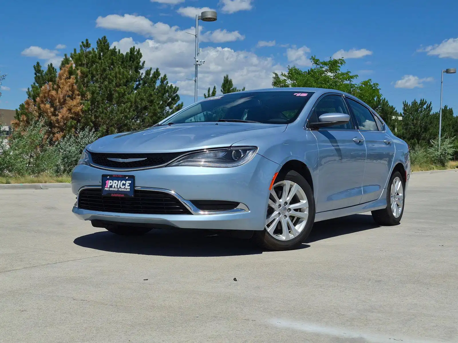 2015 Chrysler 200 Limited's photo