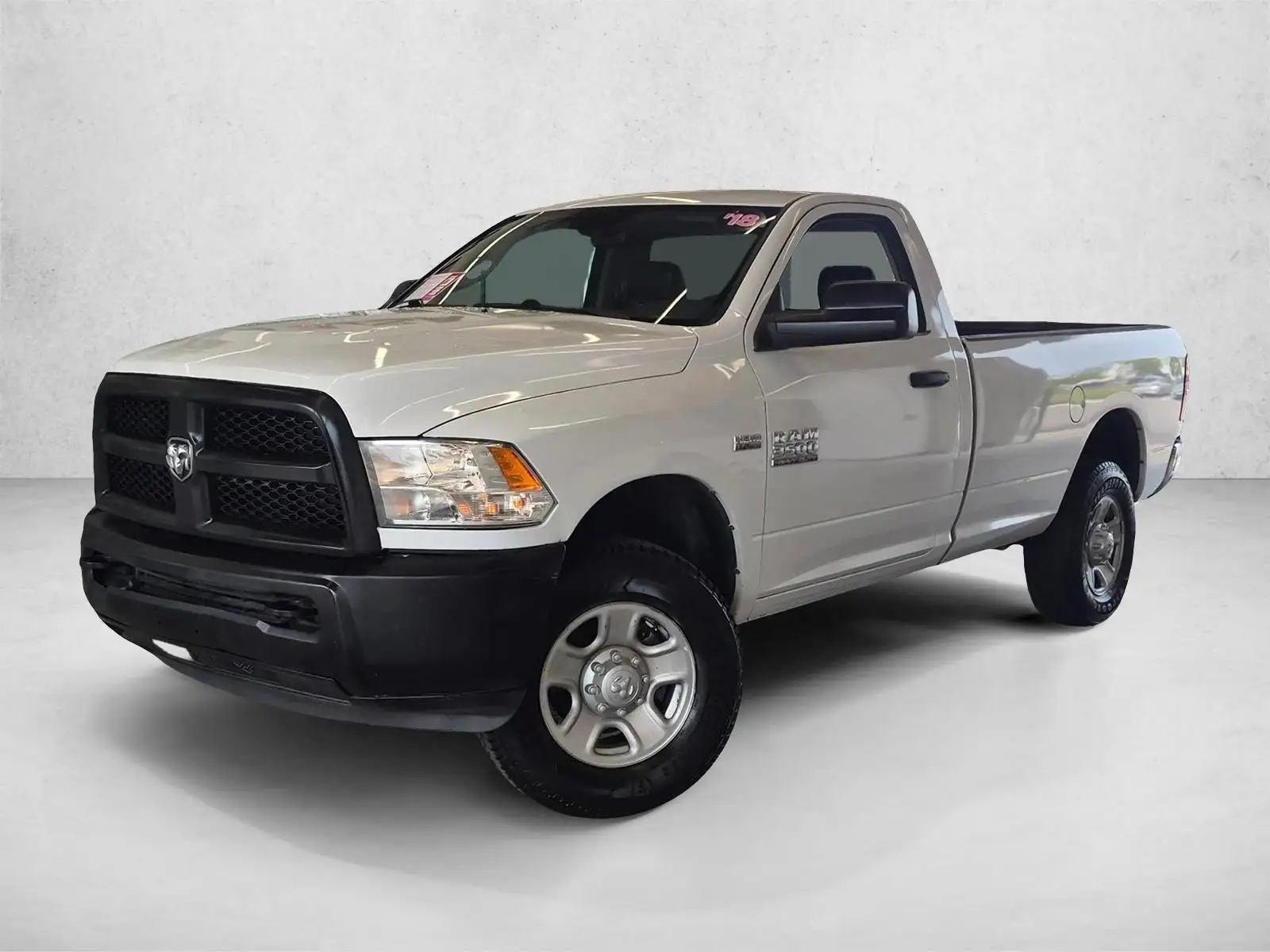 2018 RAM 3500 Tradesman 4X4 Regular cab's photo
