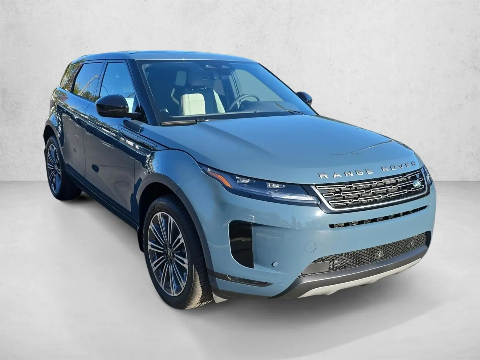 2026 Land Rover Range Rover Evoque S photo 3