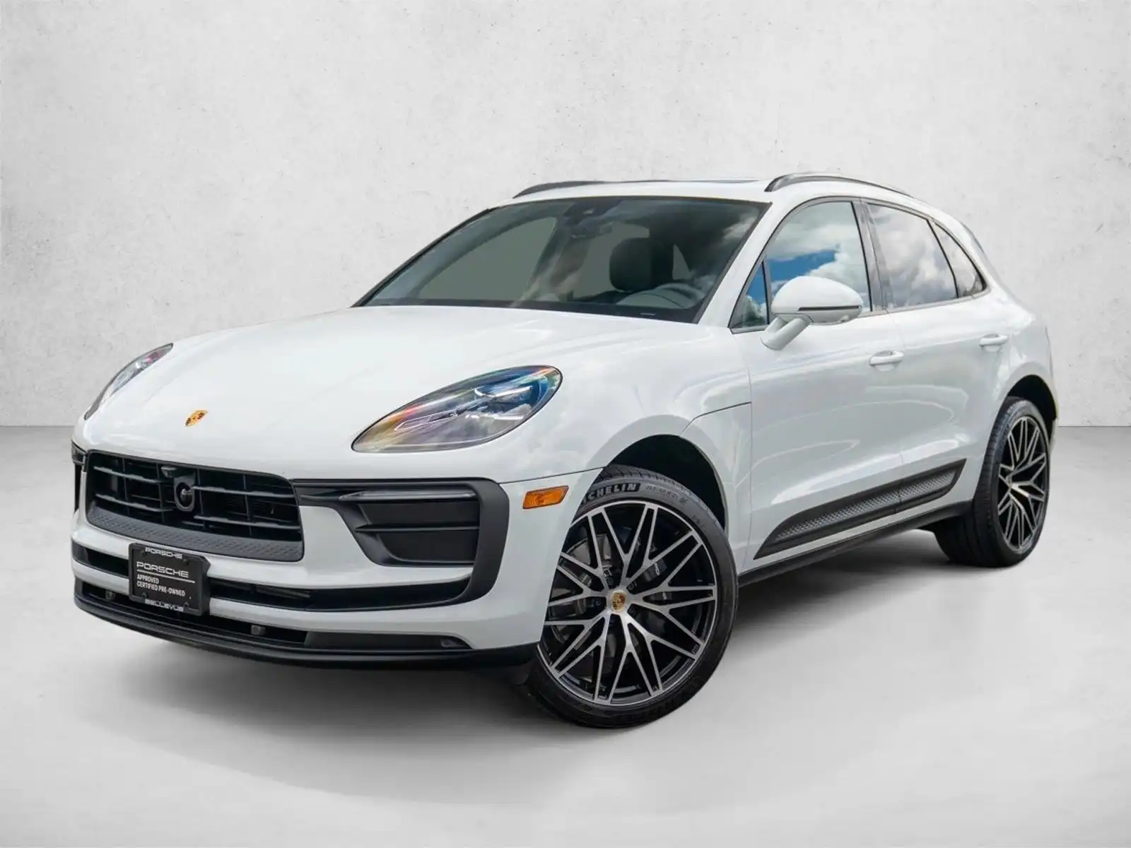 2026 Porsche Macan T's photo