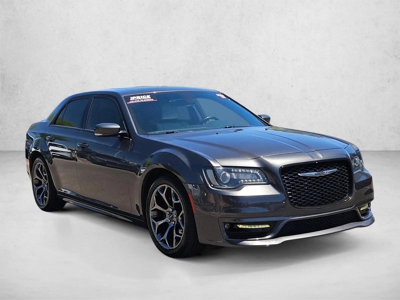 2017 Chrysler 300 S photo 3