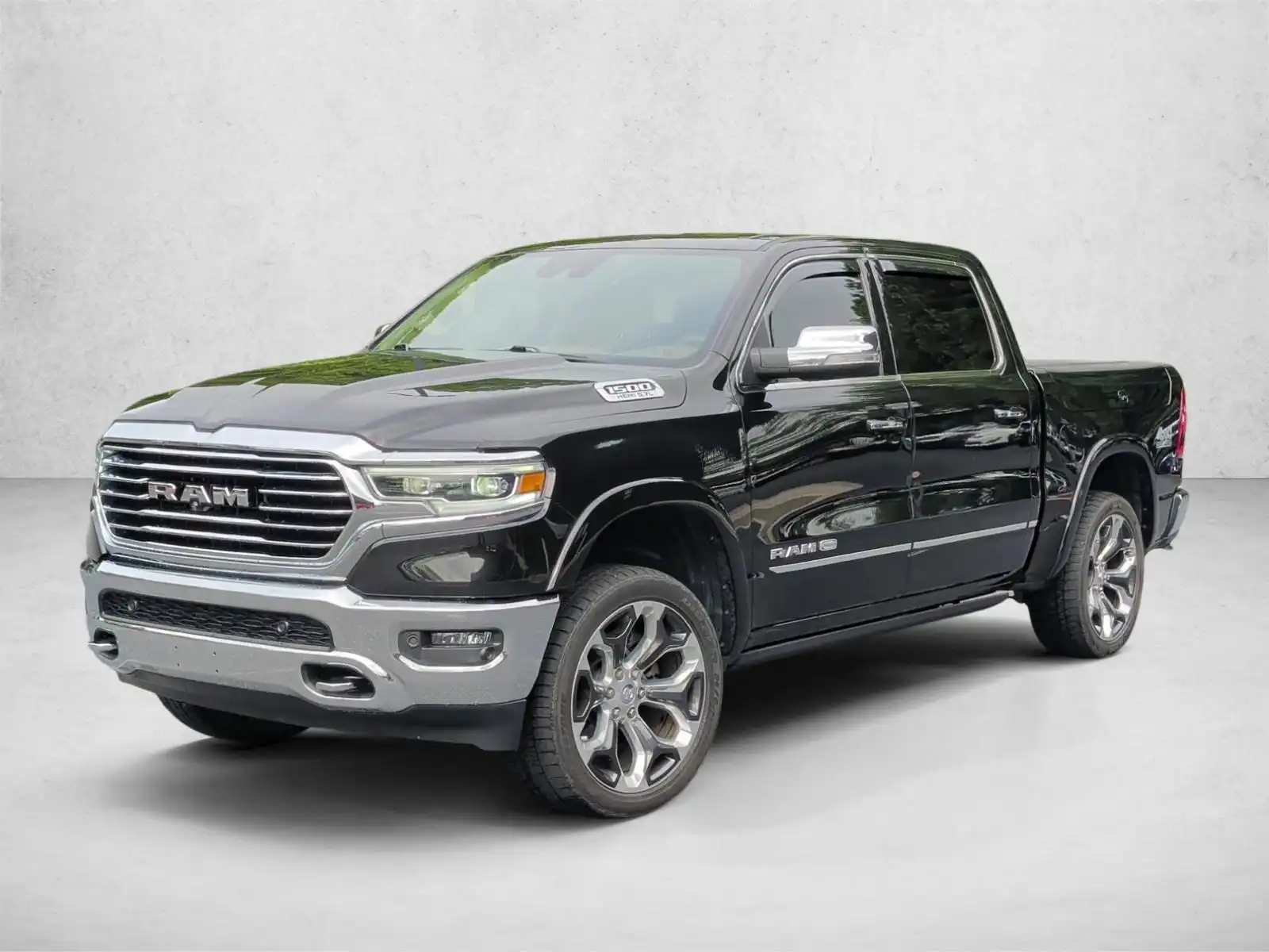 2019 RAM 1500 Longhorn 4x4 Crew Cab 5'7's photo