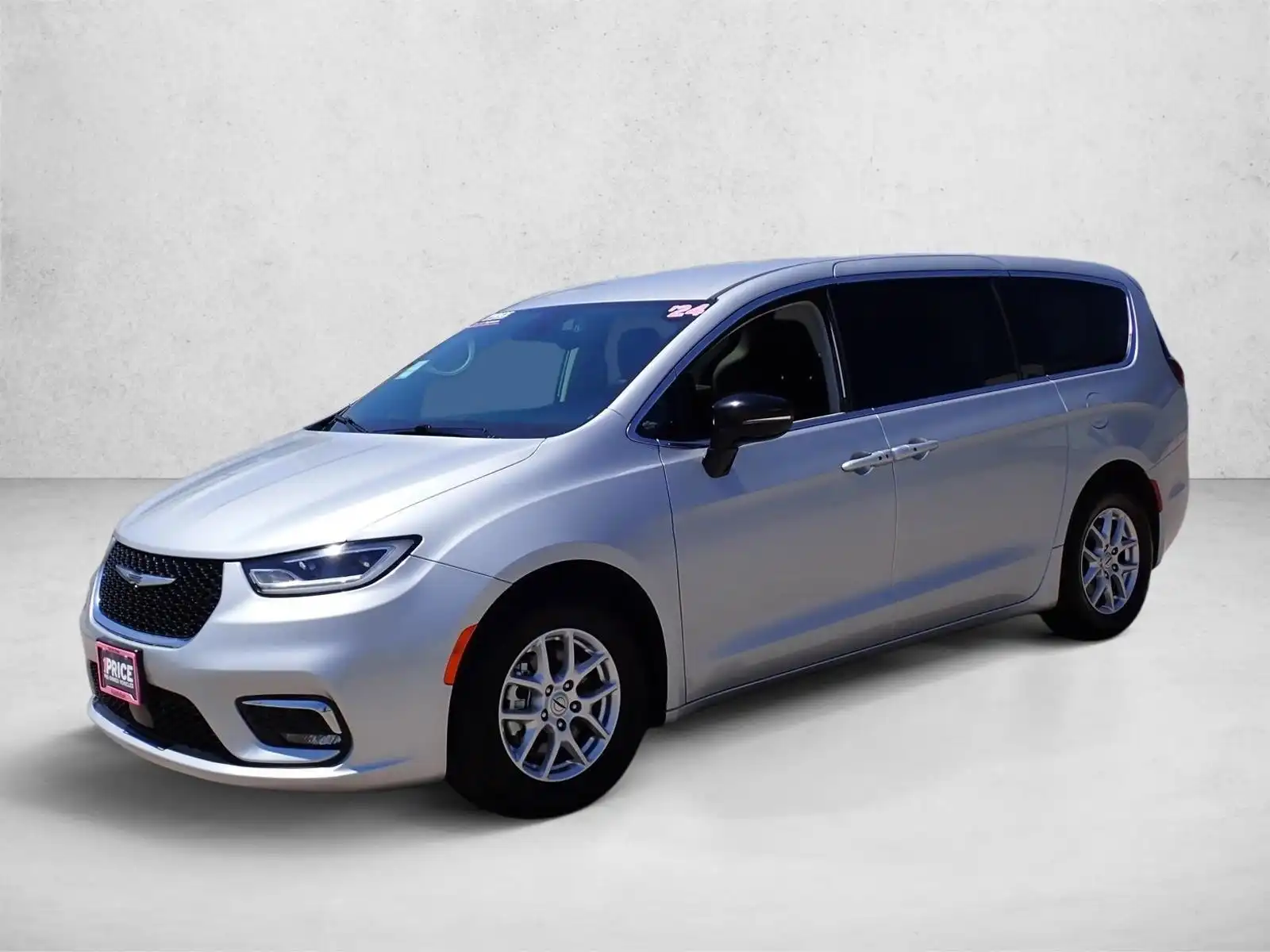 2024 Chrysler Pacifica Touring L's photo