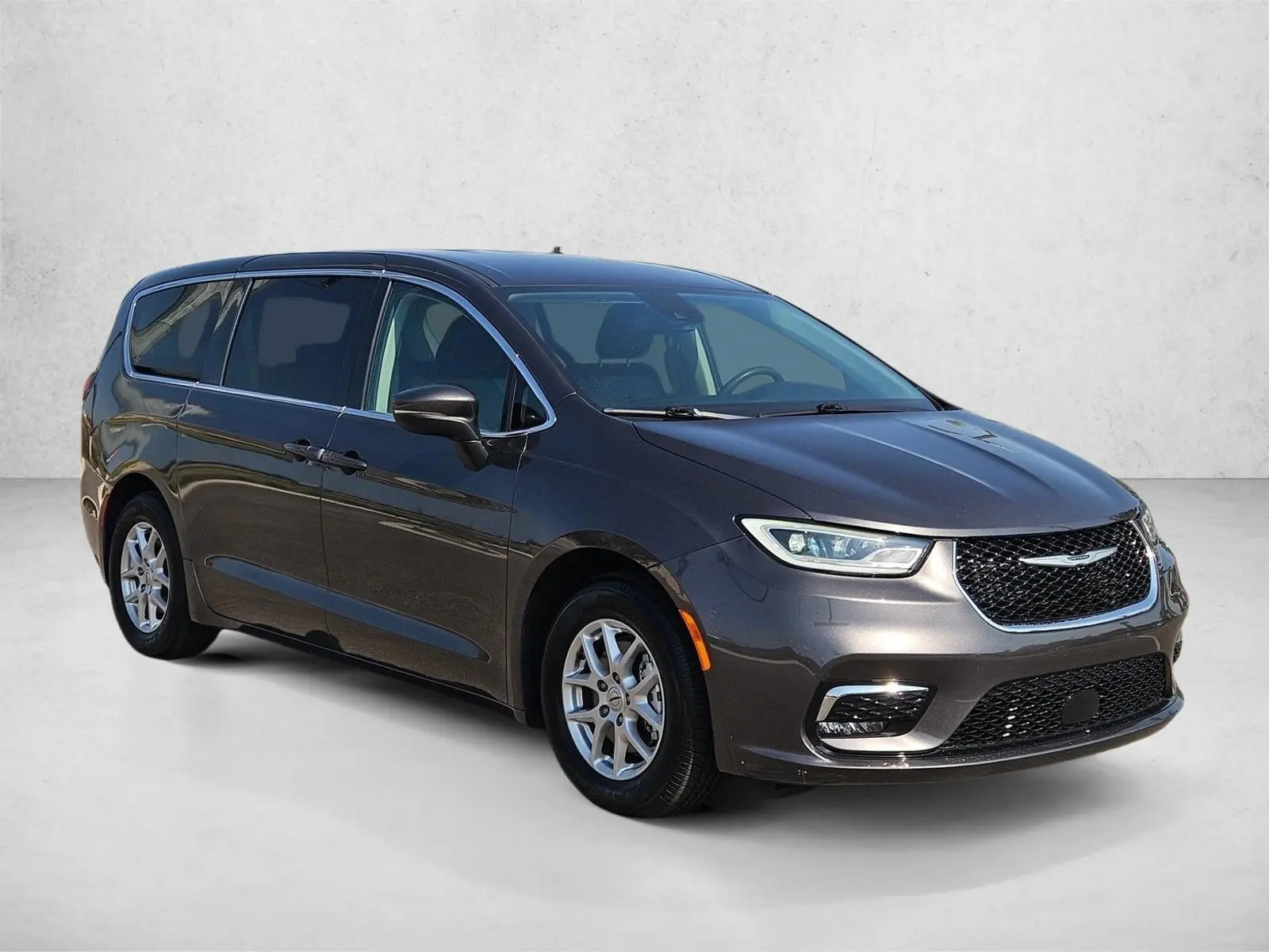 2023 Chrysler Pacifica Touring L photo 3