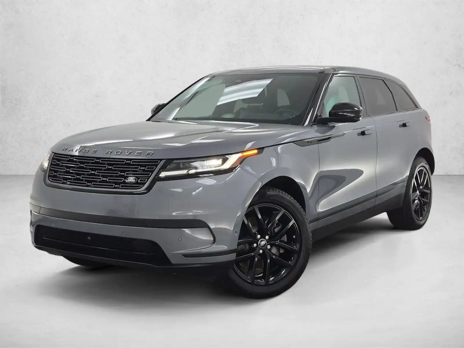 2026 Land Rover Range Rover Velar P250 S's photo