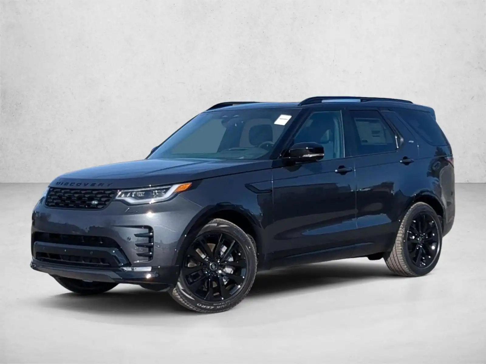 2026 Land Rover Discovery P300 Dynamic SE's photo