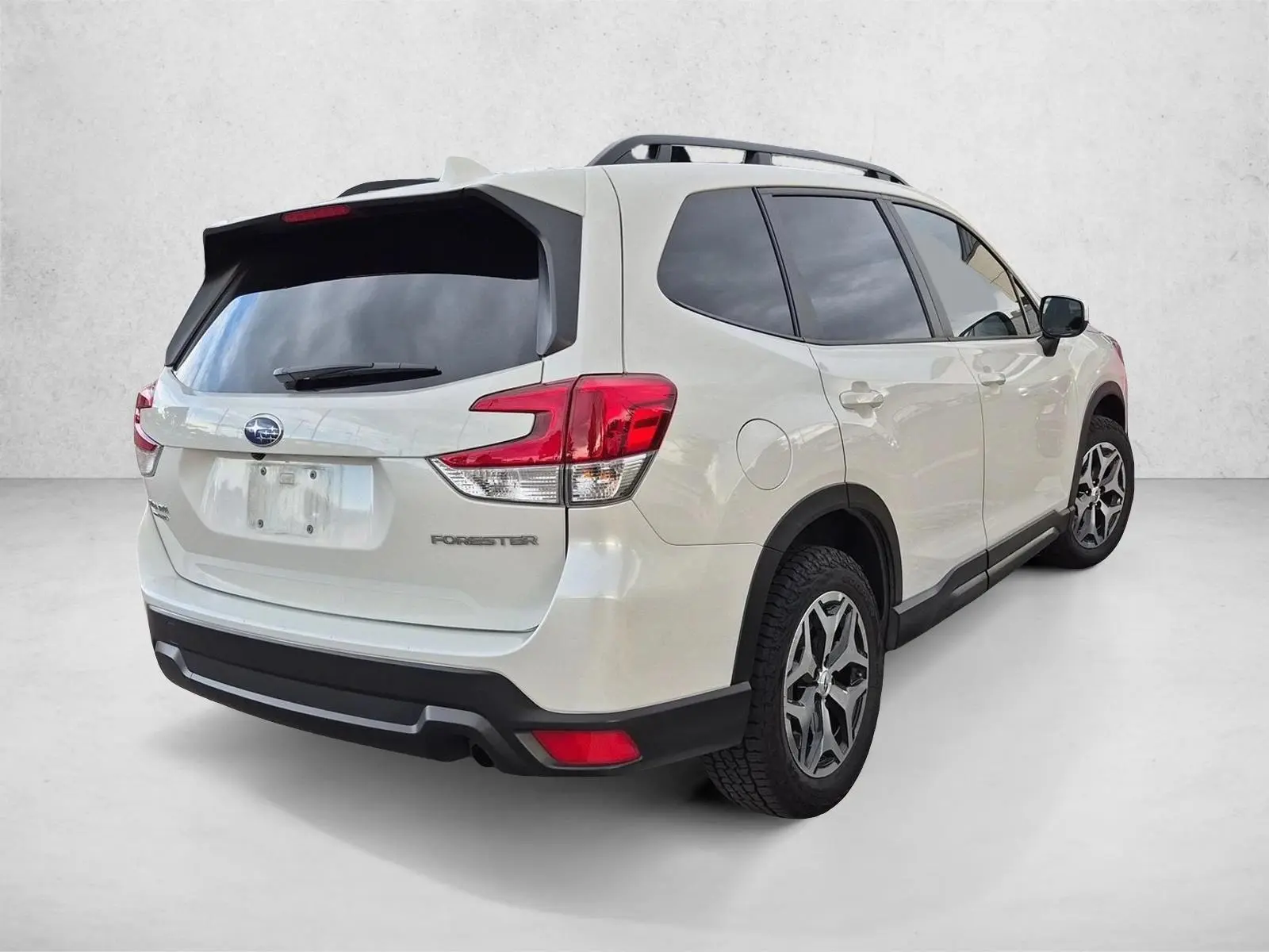 2023 Subaru Forester Premium photo 5
