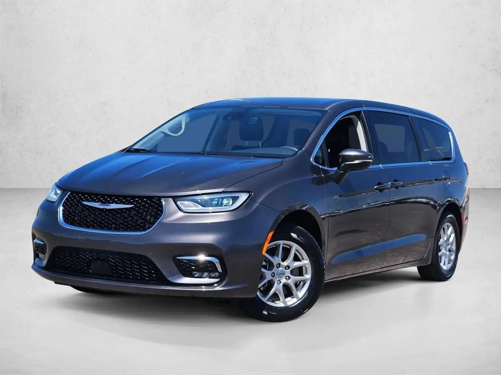 2023 Chrysler Pacifica Touring L's photo