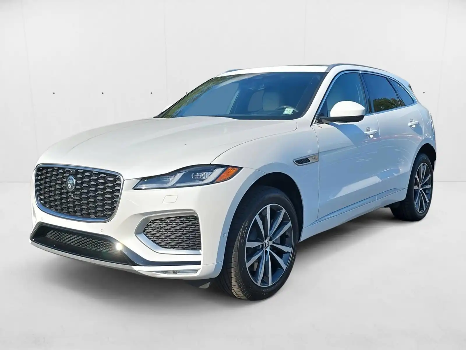 2026 Jaguar F-PACE P250 R-Dynamic S's photo