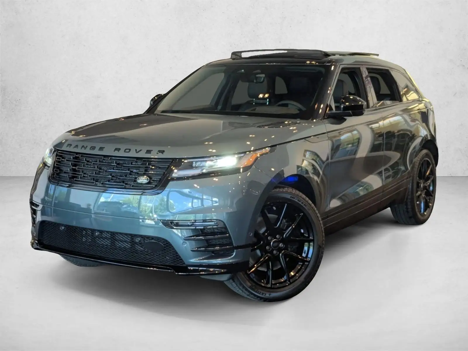2026 Land Rover Range Rover Velar P400 Dynamic SE photo 1