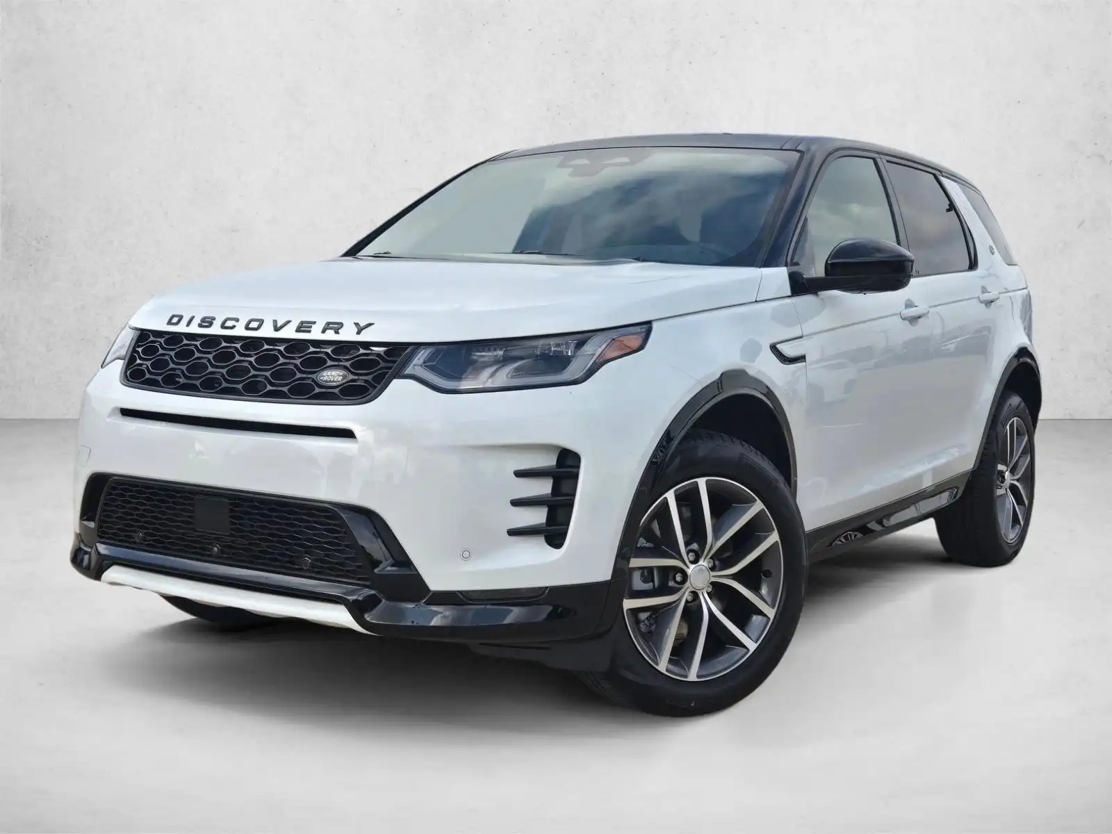 2026 Land Rover Discovery Sport 2.0 Landmark Edition's photo