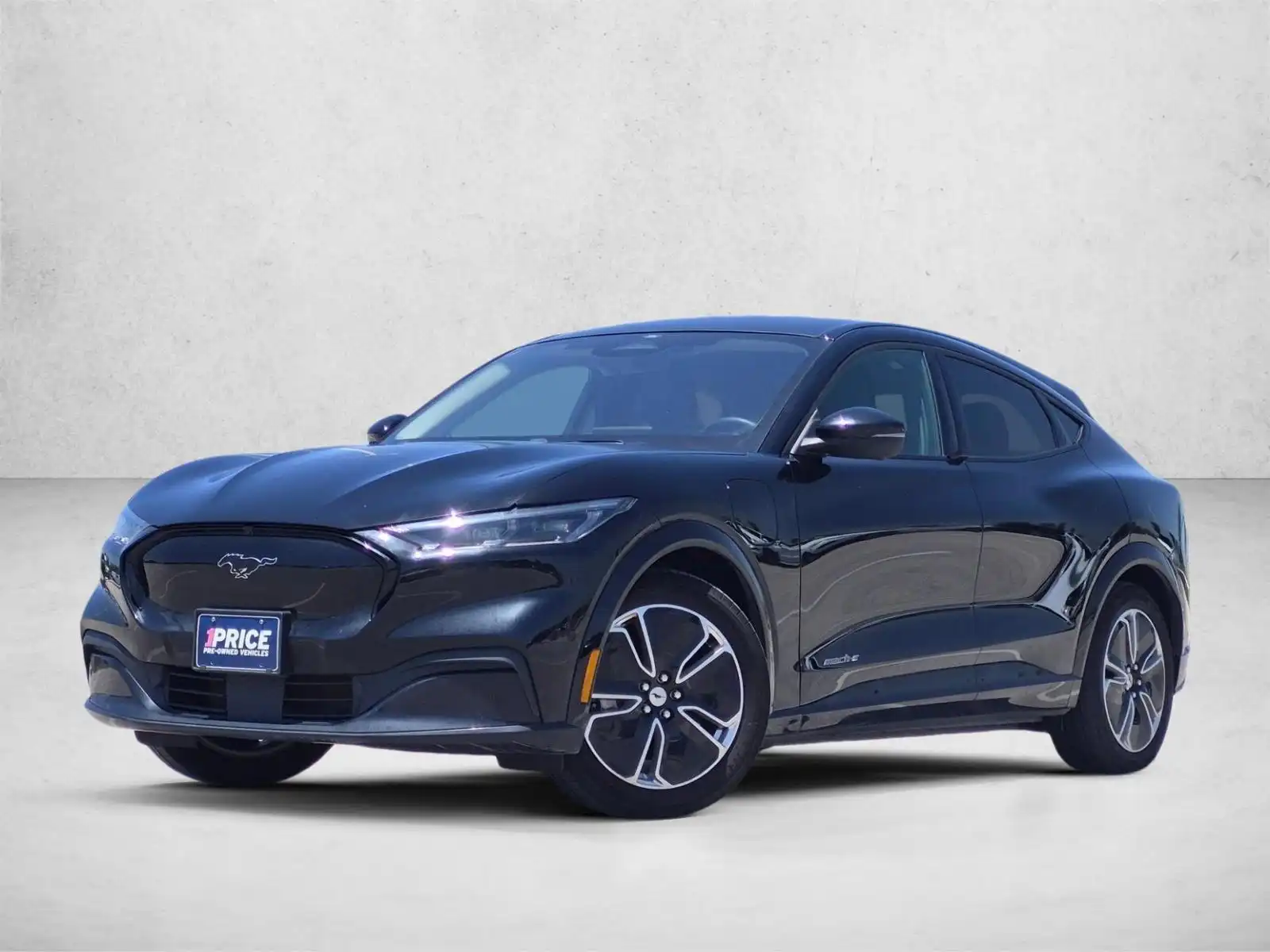 2023 Ford Mustang-Mach-e Premium's photo